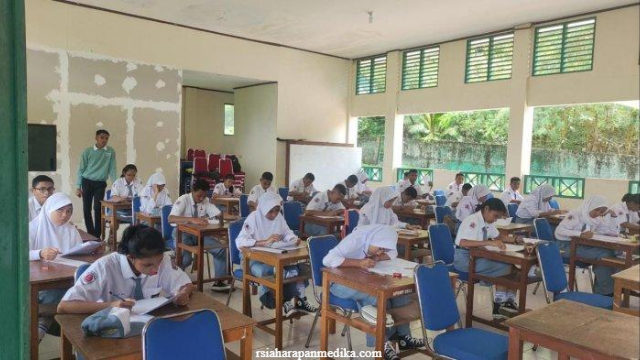 Sekolah Unggulan di Ambon Mendidik Dengan Unggul